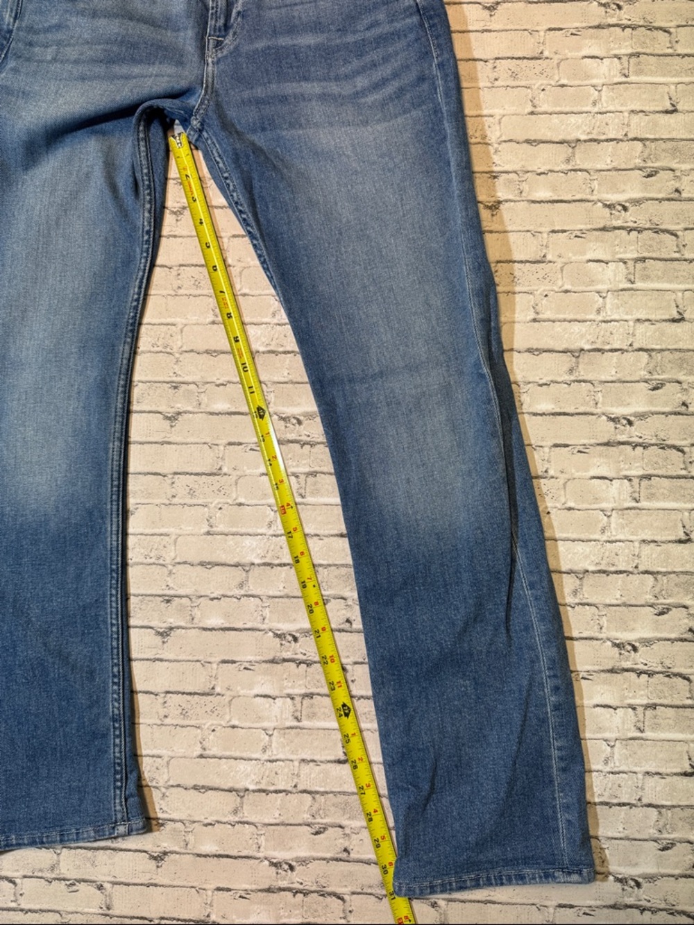 7 For All Mankind mens 30x32 straight fit light wash denim blue jeans EUC - Picture 6 of 7
